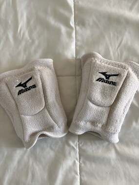 Mizuno LR6 Low Profile Volleyball Kneepads White